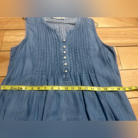Vineyard Vines Chambray Sleeveless Dress, Size M - Picture 4 of 7